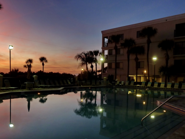 Luxurious Bayfront Condo Steps to beach
